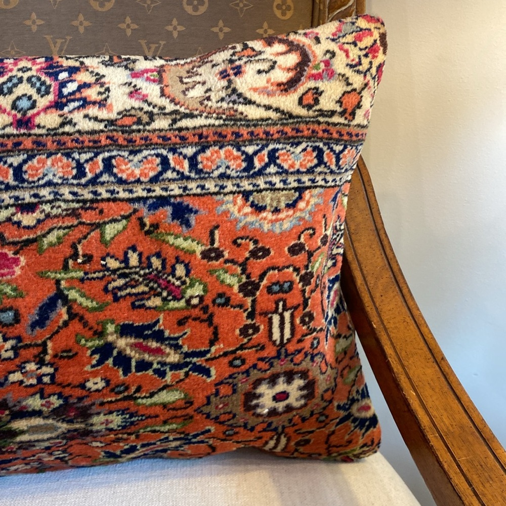 Vintage 1950s Anatolian Tapestry Rug Pillow Vespucci Rug Style Kilim Rug Pillows - Picture 6 of 6